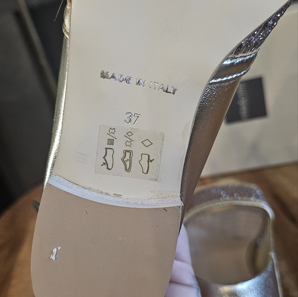 Italy Luxury Flats Platinum Gold Glitter Leather size 37 / US 7 - Picture 8 of 9